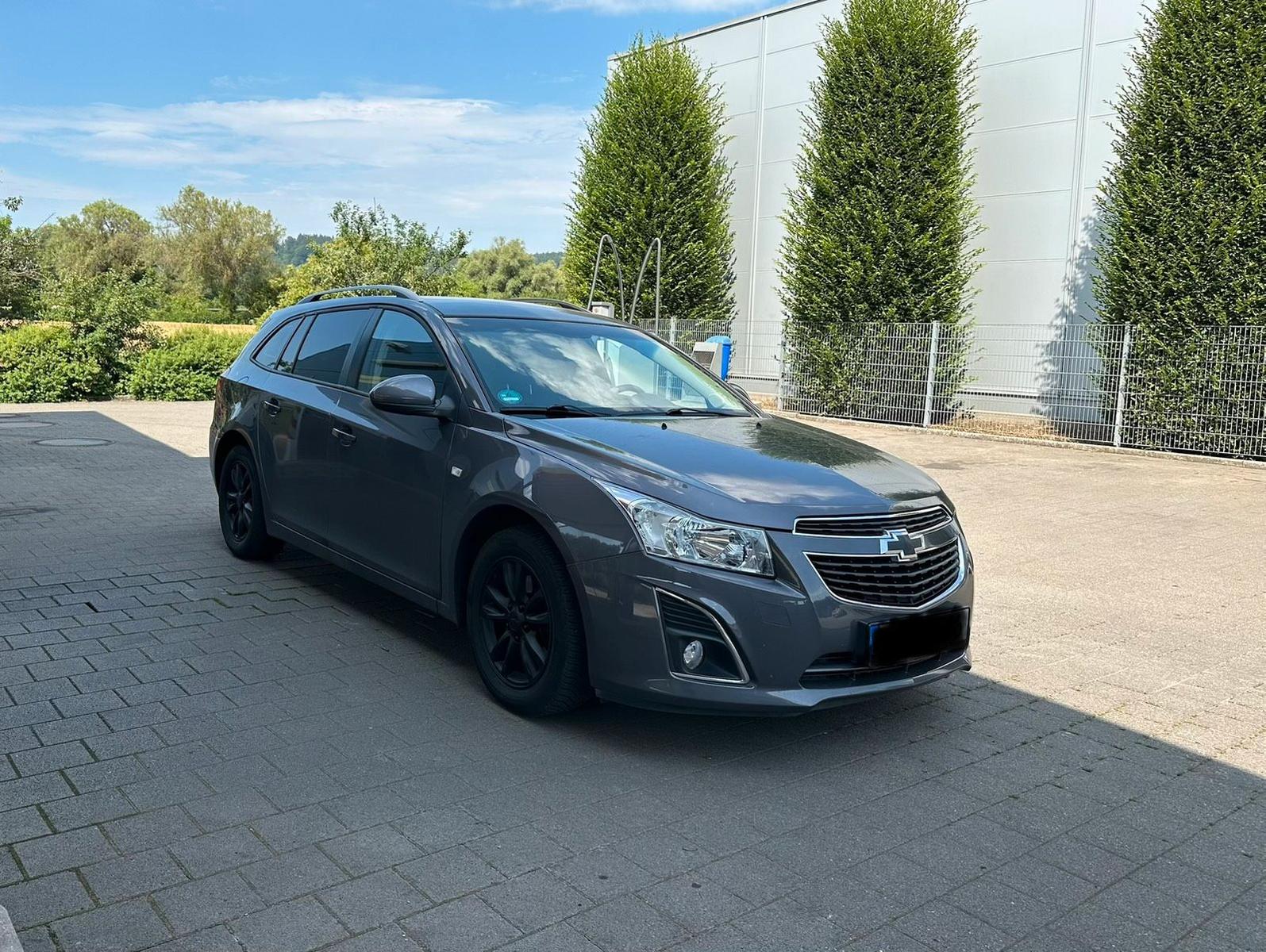 Chevrolet Cruze 2012 — rear view