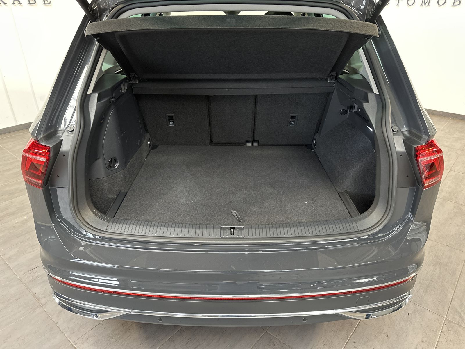 Fahrzeugabbildung Volkswagen Tiguan 1.4 eHybrid DSG Elegance NAV+LED+AHK+PANO