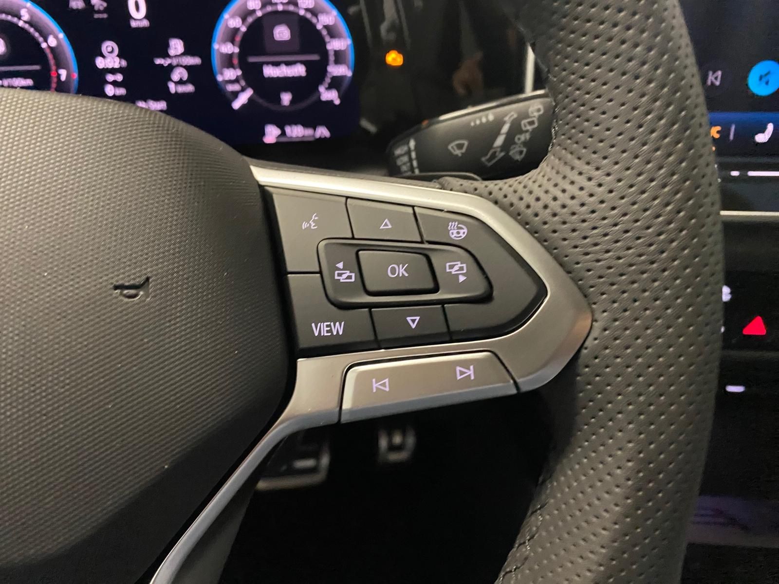 Fahrzeugabbildung Volkswagen Variant 2.0 TSI 4Mot R-Line BlackStyle+AHK+MATRI