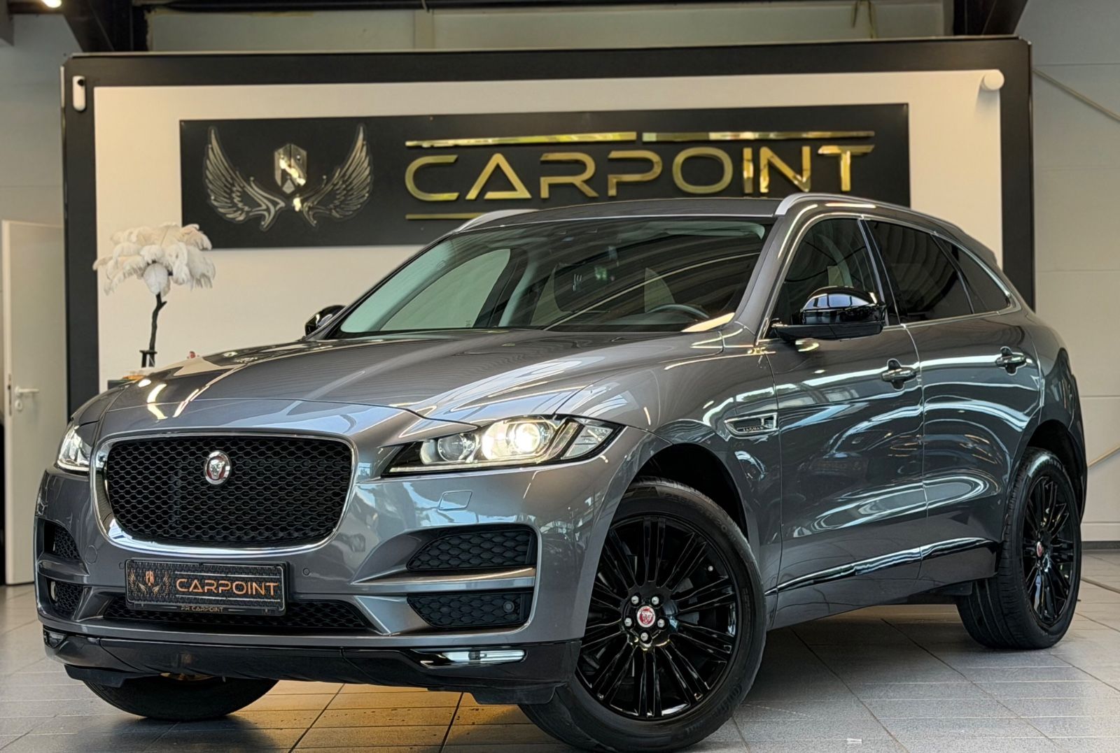JAGUAR F-Pace
