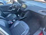 Peugeot 2008 Allure 1.6 Blue-HDI 88 kW / Navi / Panorama - Peugeot mit Diesel-Antrieb: 1.6