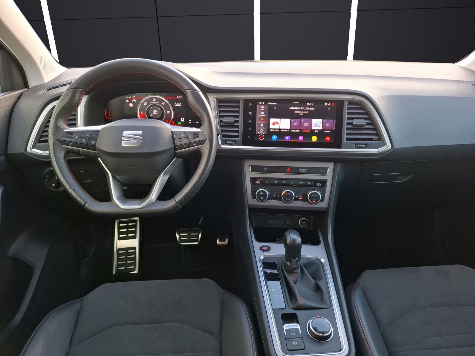 Fahrzeugabbildung SEAT Ateca TDI FR-Line DSG LED Navi ACC RFK SH 18"