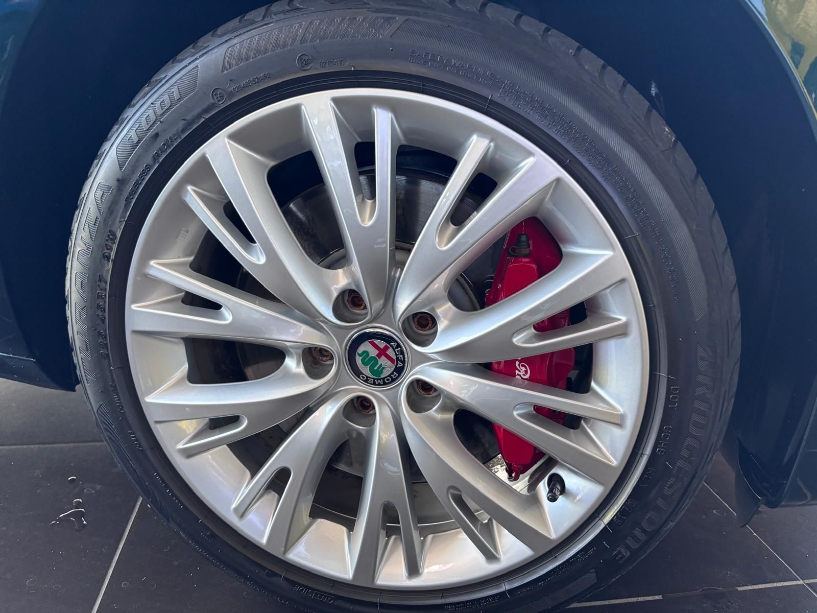 Fahrzeugabbildung Alfa Romeo Giulietta Lusso Ti KLIMA XENON ALU