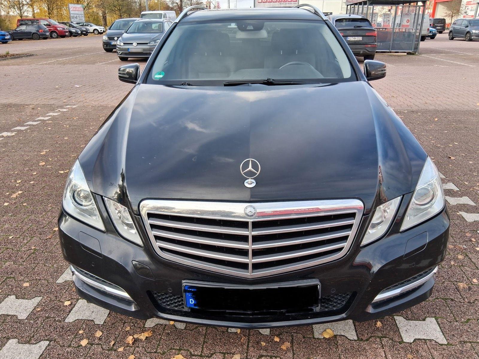 Mercedes-Benz E250 2012 — rear view