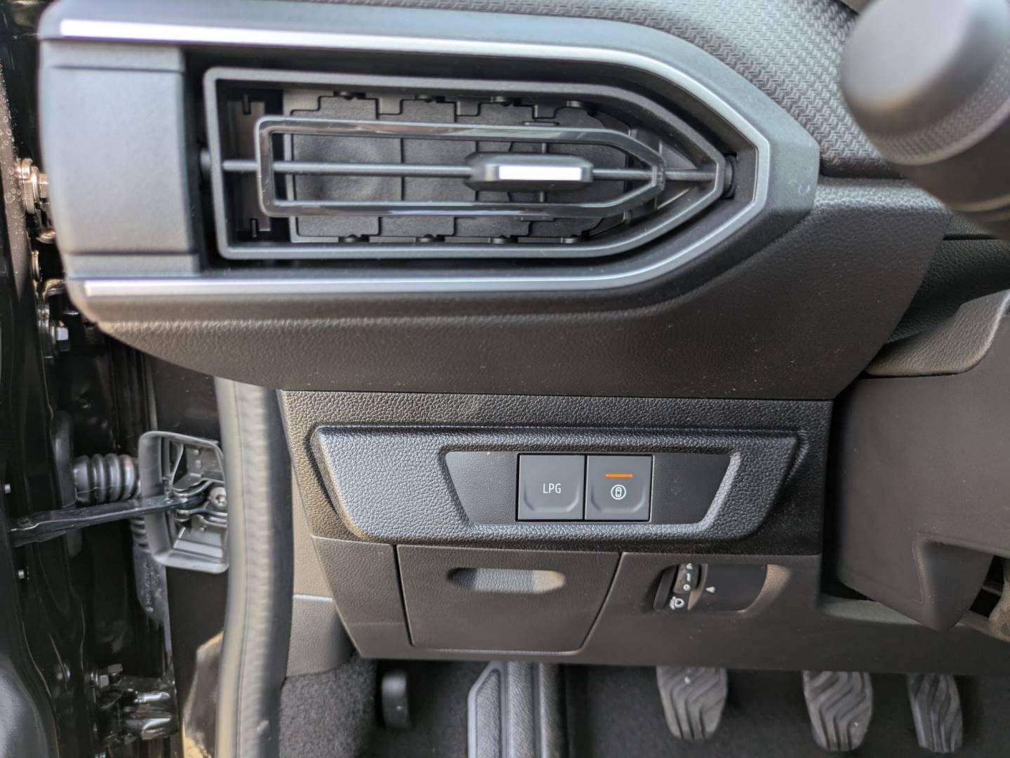 Fahrzeugabbildung Dacia Jogger Essential ECO-G 100