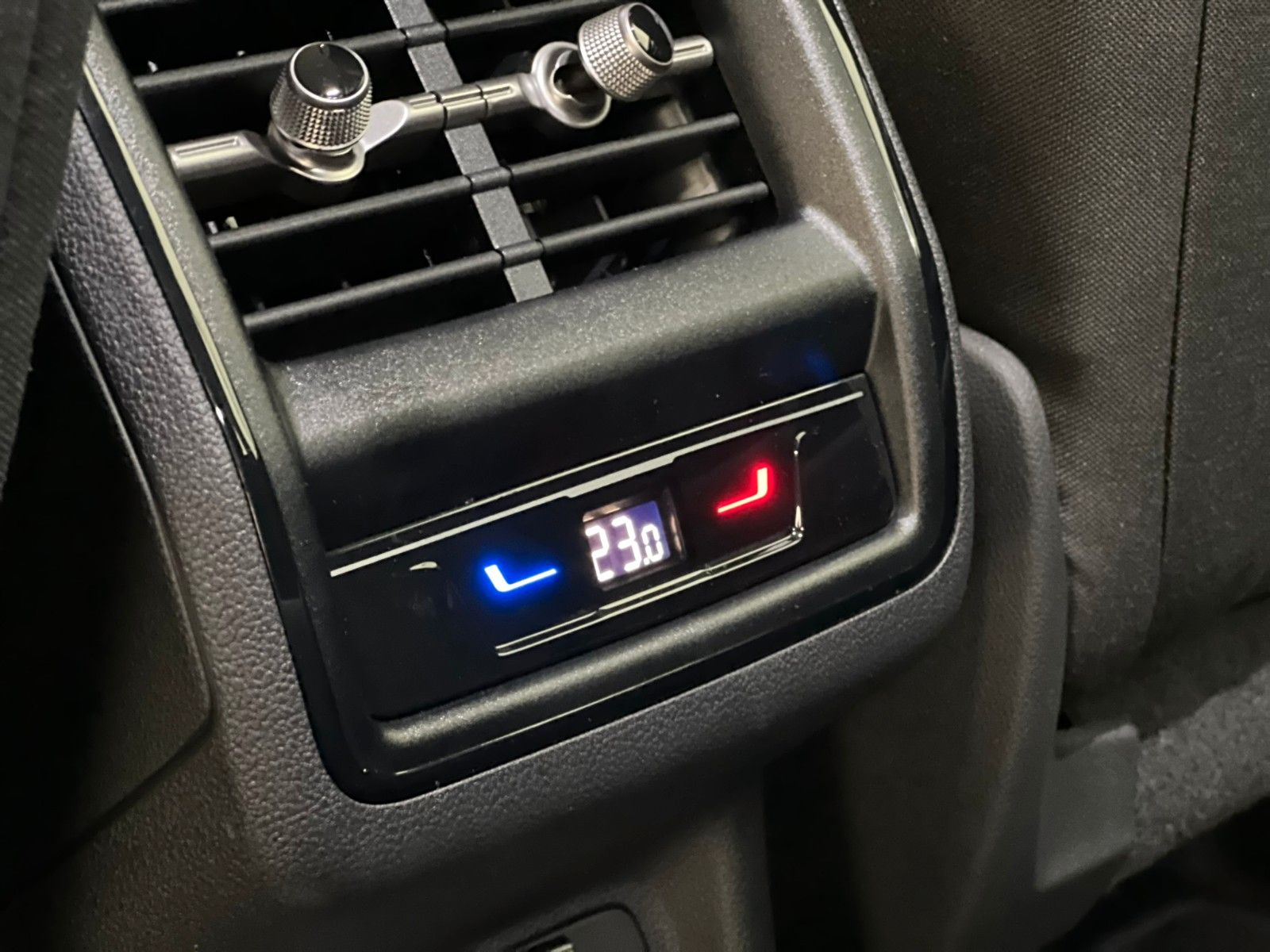 Fahrzeugabbildung SKODA Kodiaq 1.5 TSI DSG / Navi / ACC/ 7 Sitzer