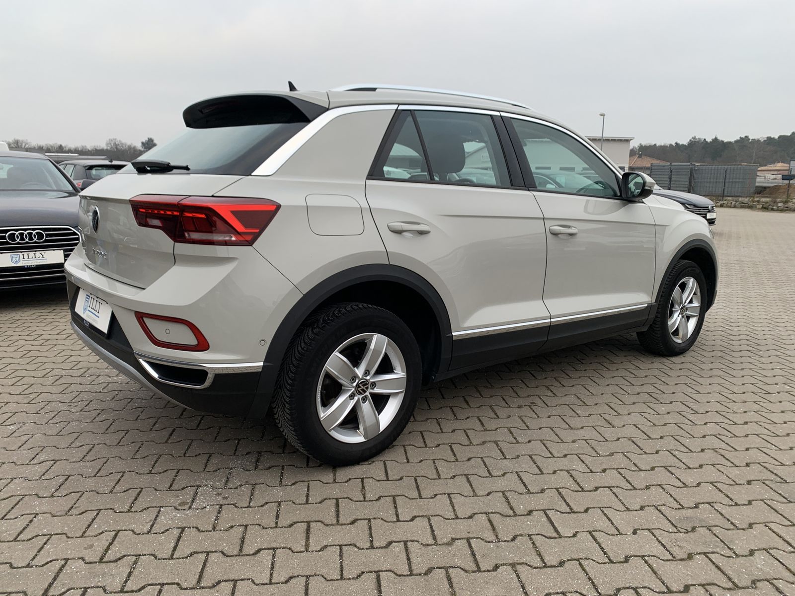 Fahrzeugabbildung Volkswagen T-Roc 1.5 TSI*Style*LED-Plus*Navi*ACC*Navi*