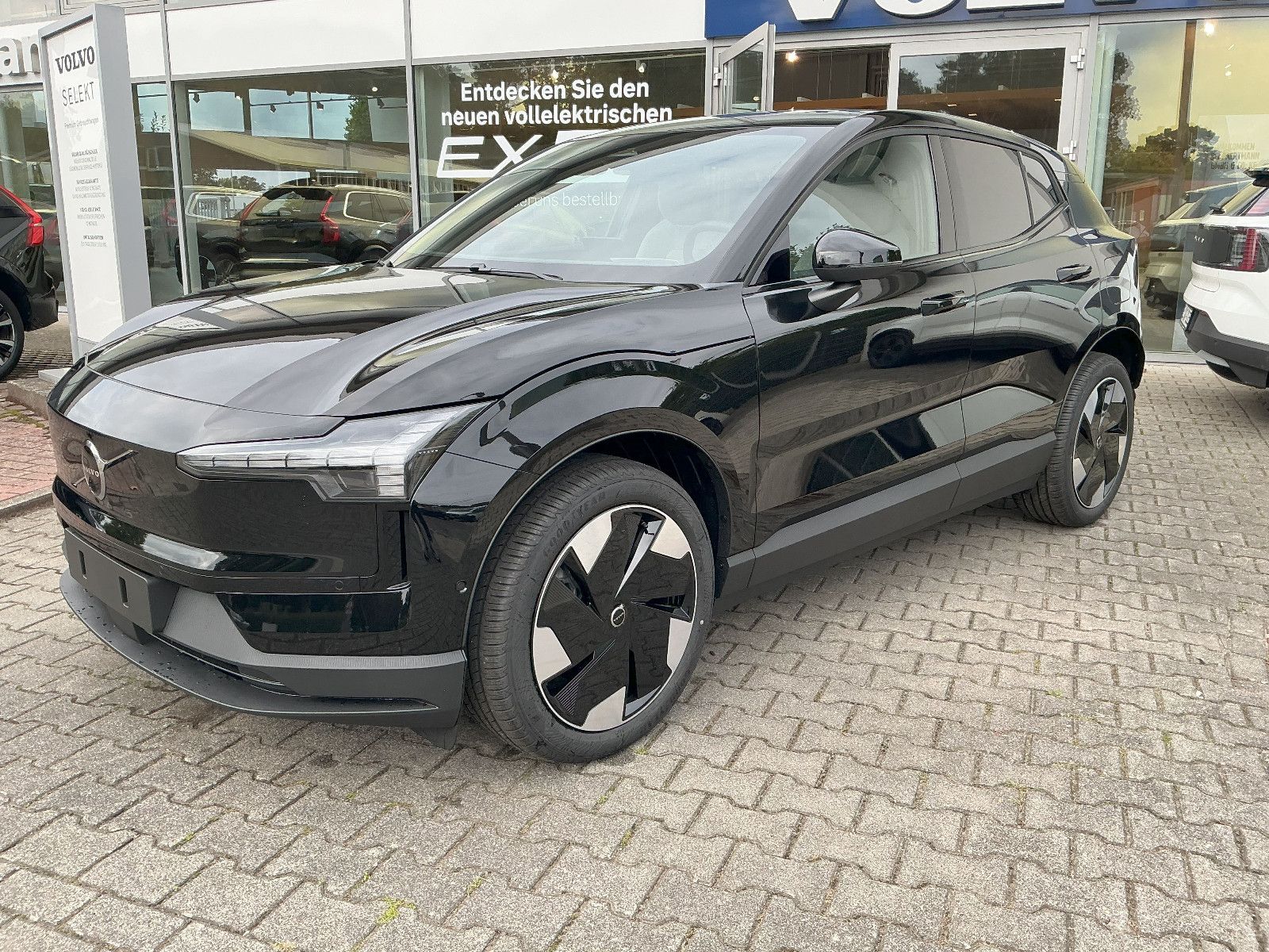 Volvo EX30 Twin Motor Performance AWD Ultra imagem 3