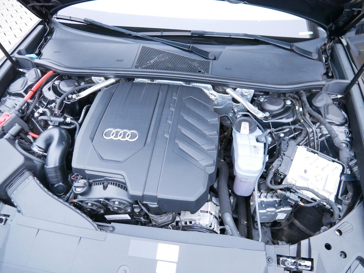 Fahrzeugabbildung Audi A6 Avant 2.0 quattro advanced NEU76T ACC LED KAM