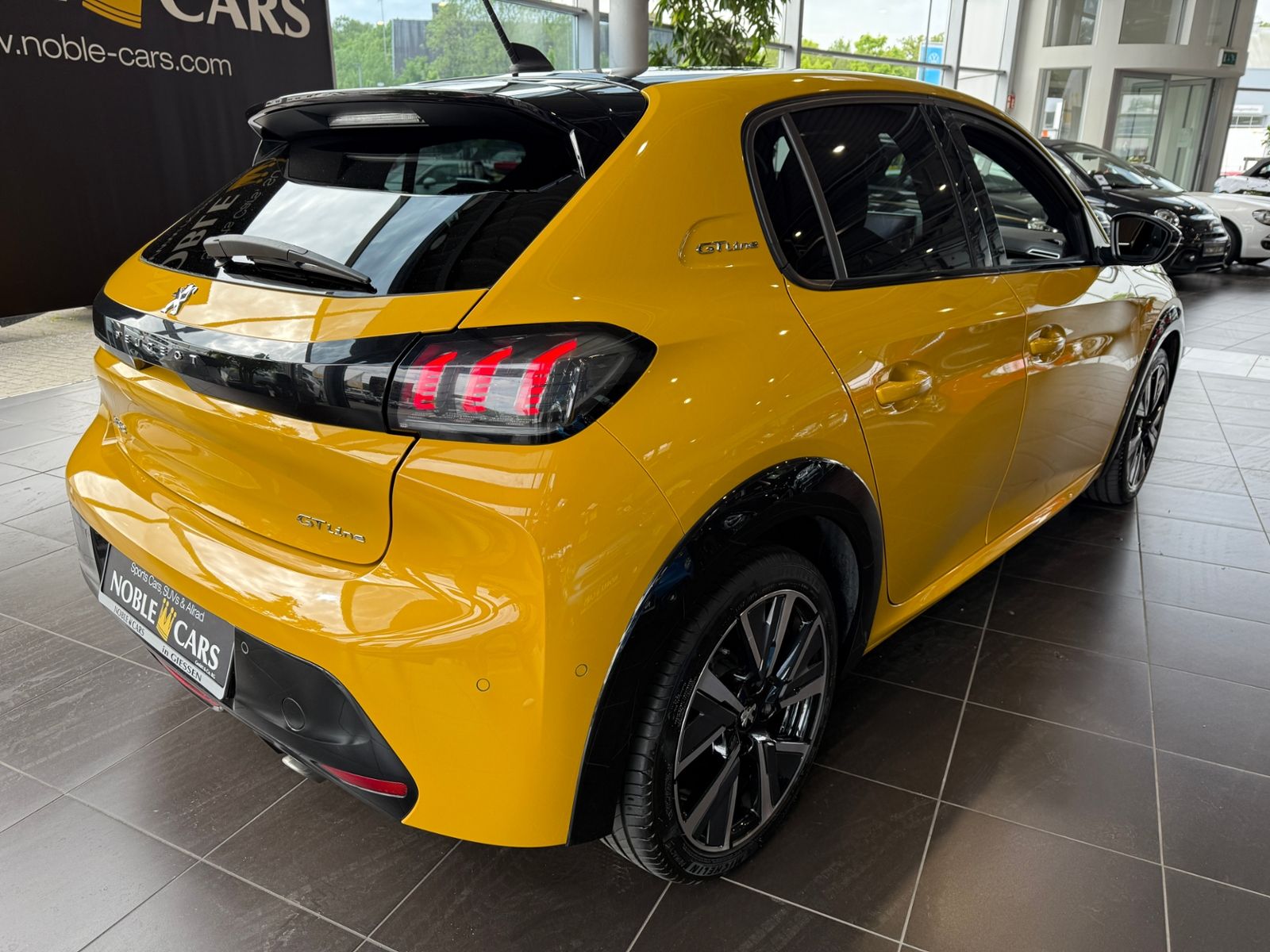 Fahrzeugabbildung Peugeot 208 Allure GT-Line RFK LED NAVI
