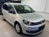 Volkswagen Touran 1.6 TDI/ Style /BlueMotion/ Technology/ - Volkswagen Touran: TDI Bluemotion