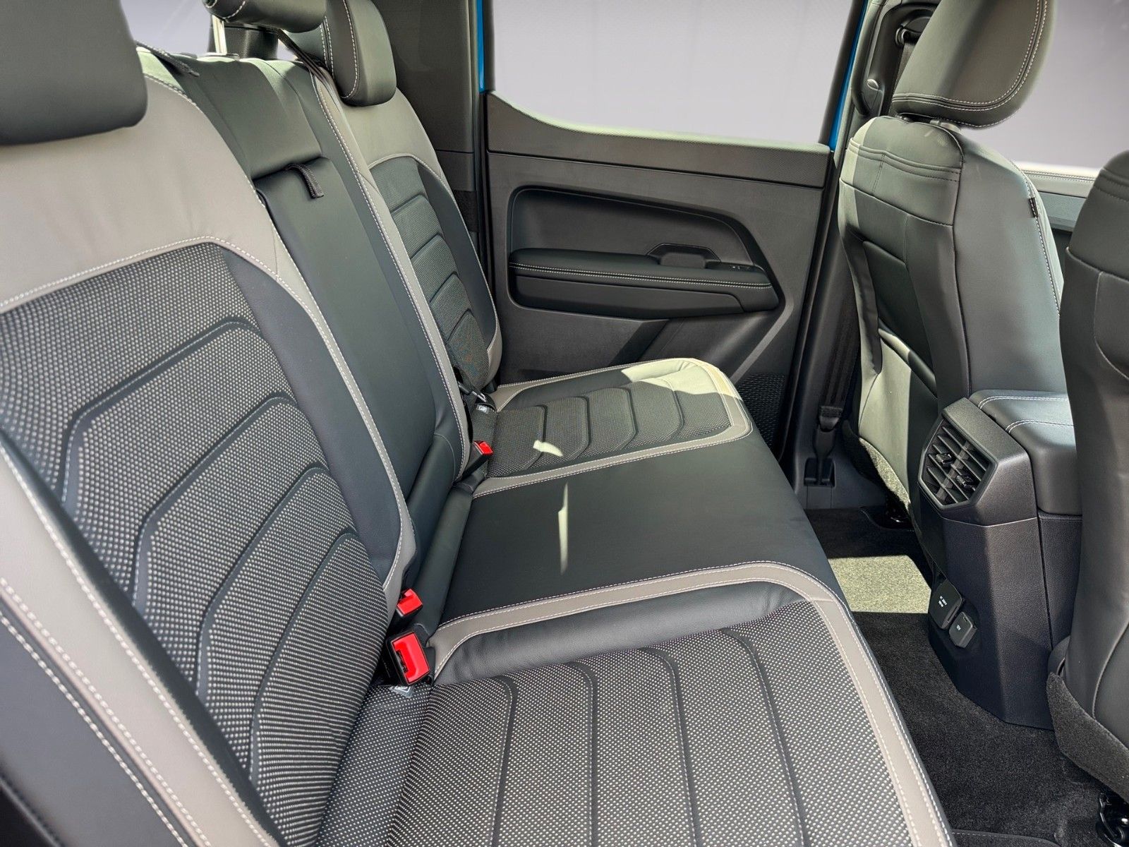 Fahrzeugabbildung Volkswagen Amarok 3.0 TDI  Aventura 4Motion