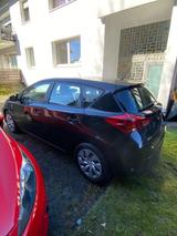 Toyota Auris 1.33 VVT-i Cool ( E18UM ) und - Toyota Auris Gebrauchtwagen in Köln