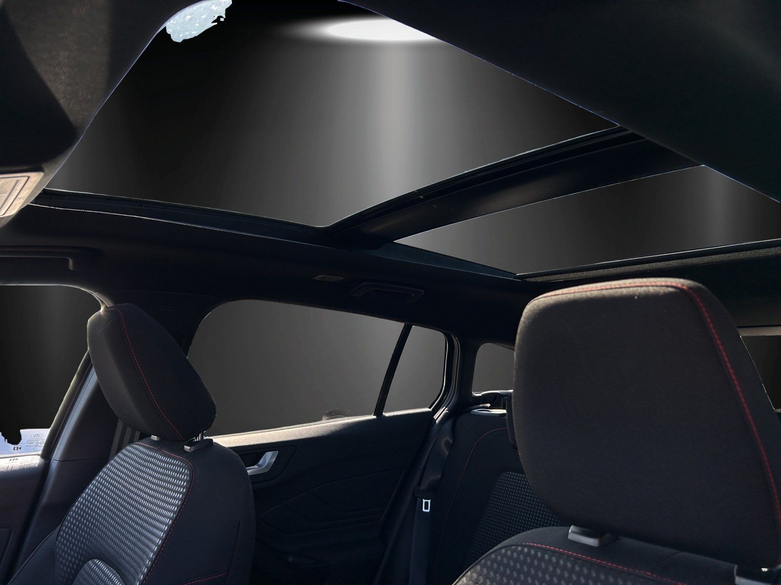 Fahrzeugabbildung Ford Focus 1.0 EcoBoost MHEV ST-Line X