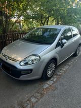 Fiat Punto 1.4 Benziner, 57 kW/ Hagelschaden - Fiat Punto aus 2009: 1.4