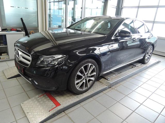MERCEDES-BENZ E 350 e Limousine Avantgarde*Multibeam*Burmester