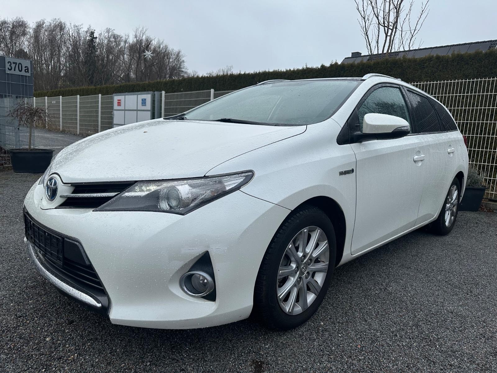 Toyota Auris Touring Sports Hybrid Life+