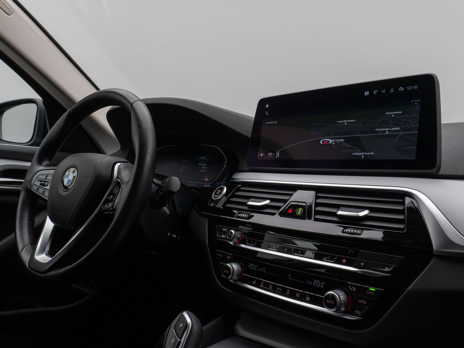 Fahrzeugabbildung BMW 530i Lim.DAB CockPitPro PDC Sitzhzg Alarm LED