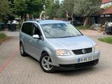 Volkswagen WV Touran 2.0TDI AUTOMATIC TUV 08/27 - Volkswagen Touran mit Diesel-Antrieb: Automatic