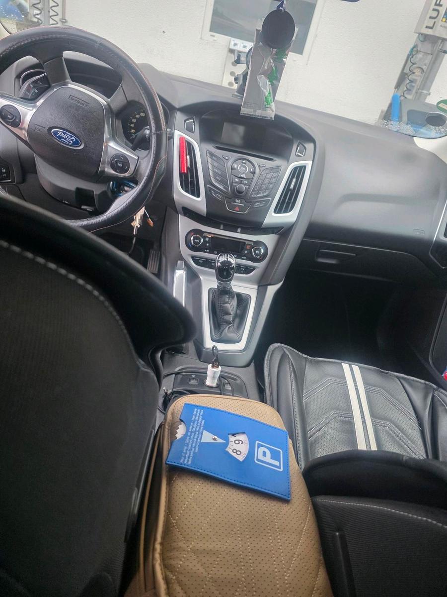 Ford Focus 2012 — photo 7