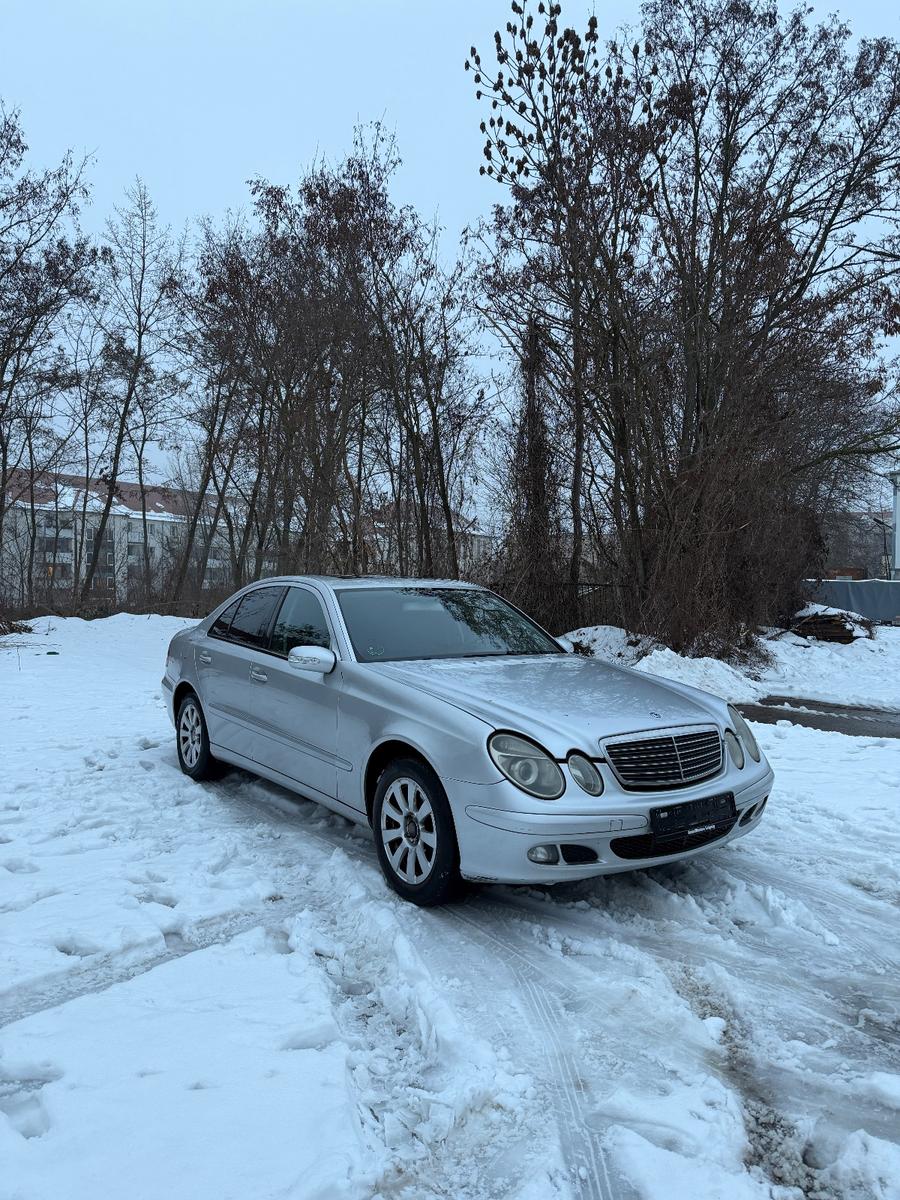 Mercedes-Benz E 220 Limousine CDI
