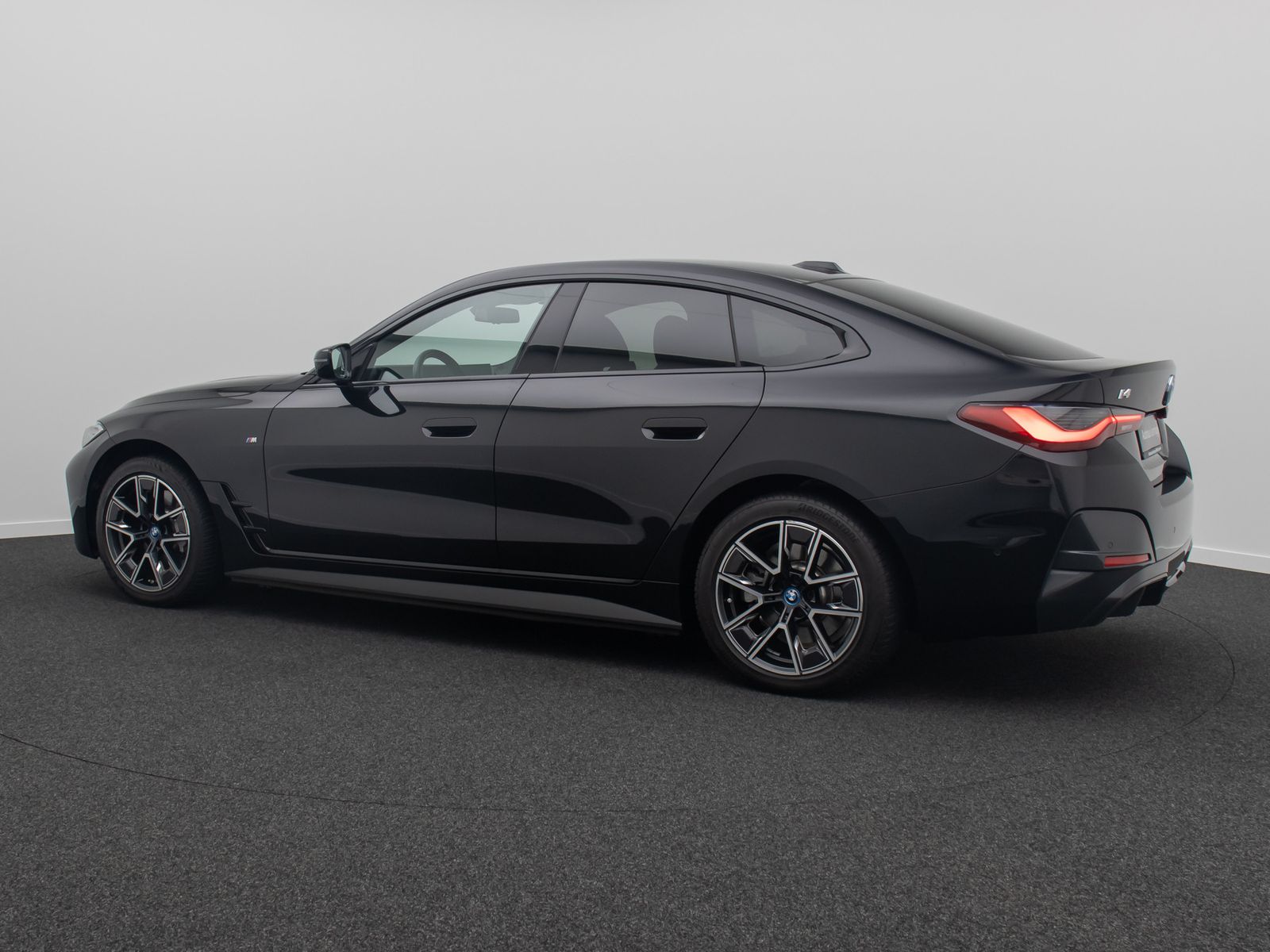 Fahrzeugabbildung BMW i4 eD40 Gran Coupe M Sport Alarm DAB H/K 18Zoll