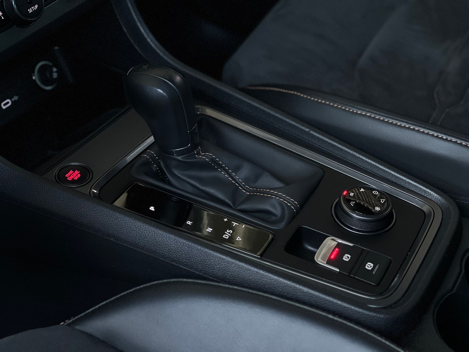 Fahrzeugabbildung CUPRA Ateca VZ 4Drive AHK NAV XL ACC LED SHZ 19"