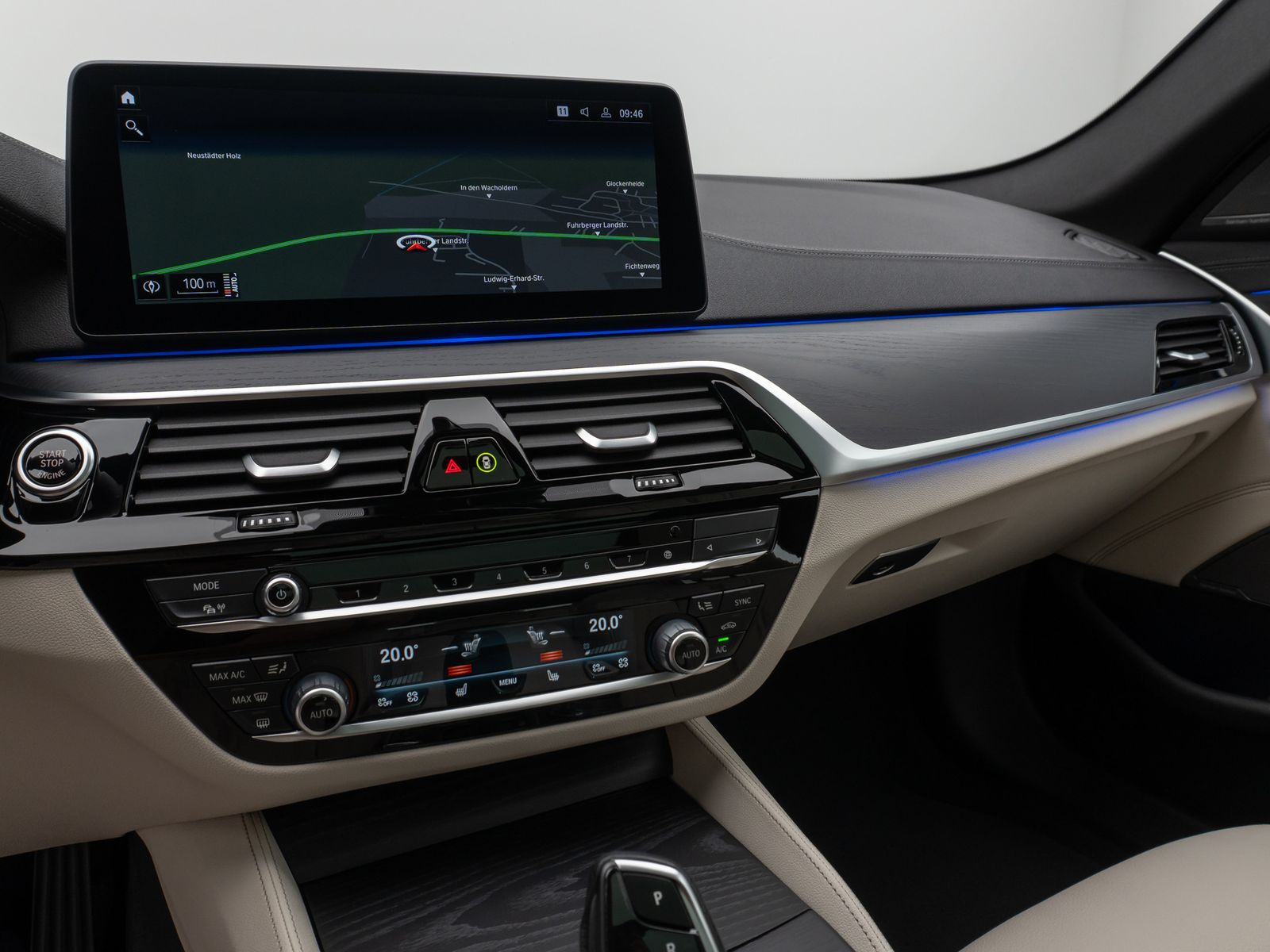 Fahrzeugabbildung BMW 520d  xD Luxury Line Panorama Kamera DAB H/K AHK