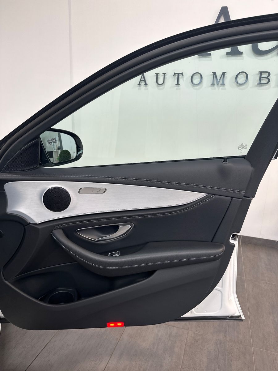 Fahrzeugabbildung Mercedes-Benz E 220 d T AMG Line NAV+LED+AHK+KAMERA+20ZO
