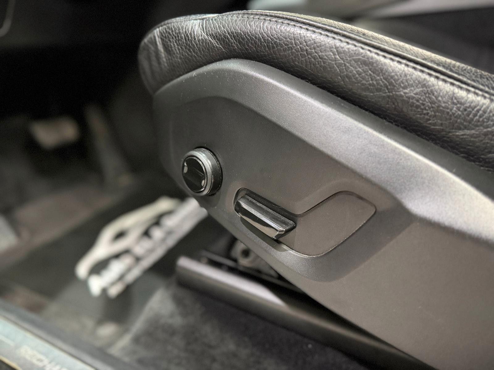 Volvo XC90 T8 Plug-In Hybrid AWD 1.Hand|7 Sitze|Leder