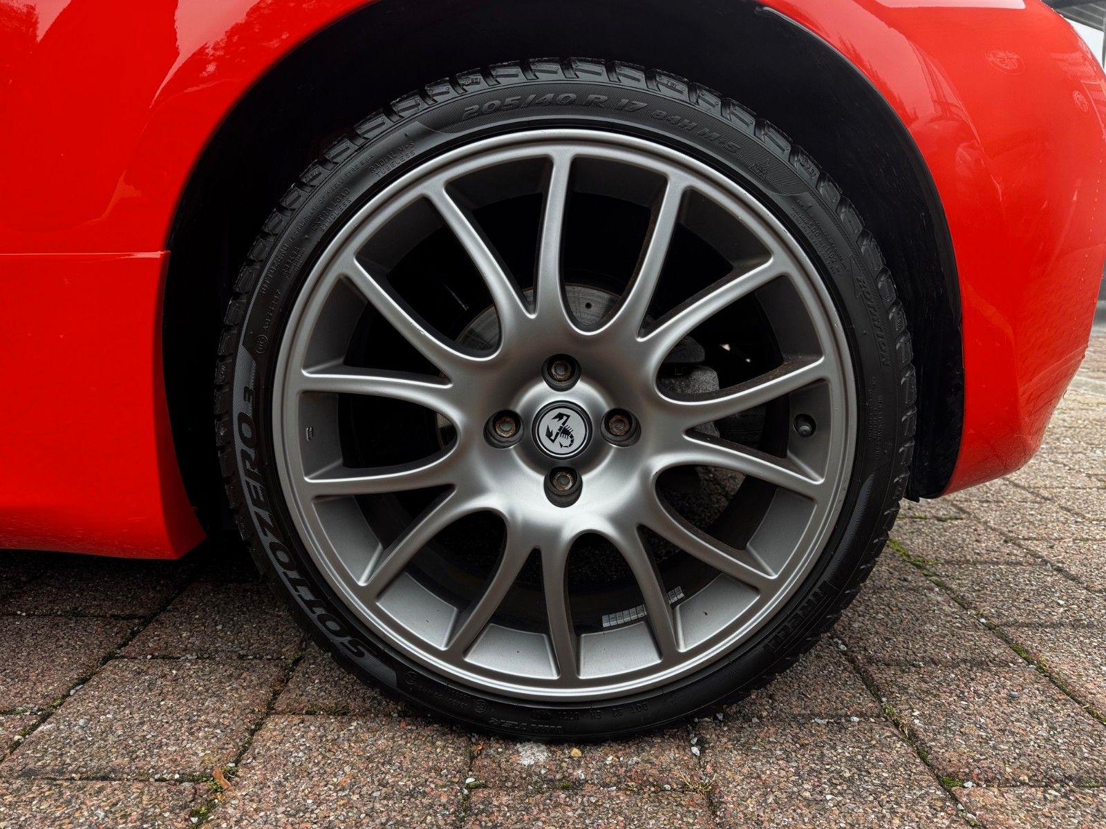 Fahrzeugabbildung Abarth 595 TURISMO 1.4 T-JET 165PS NAVI KLIMA