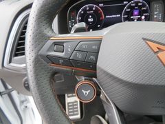 CUPRA Ateca 2.0 TSI 4Drive DSG Fahrass Ahk Akrapovic CUPRA Ateca 2.0 TSI 4Drive DSG Fahrass Ahk Akrapovic