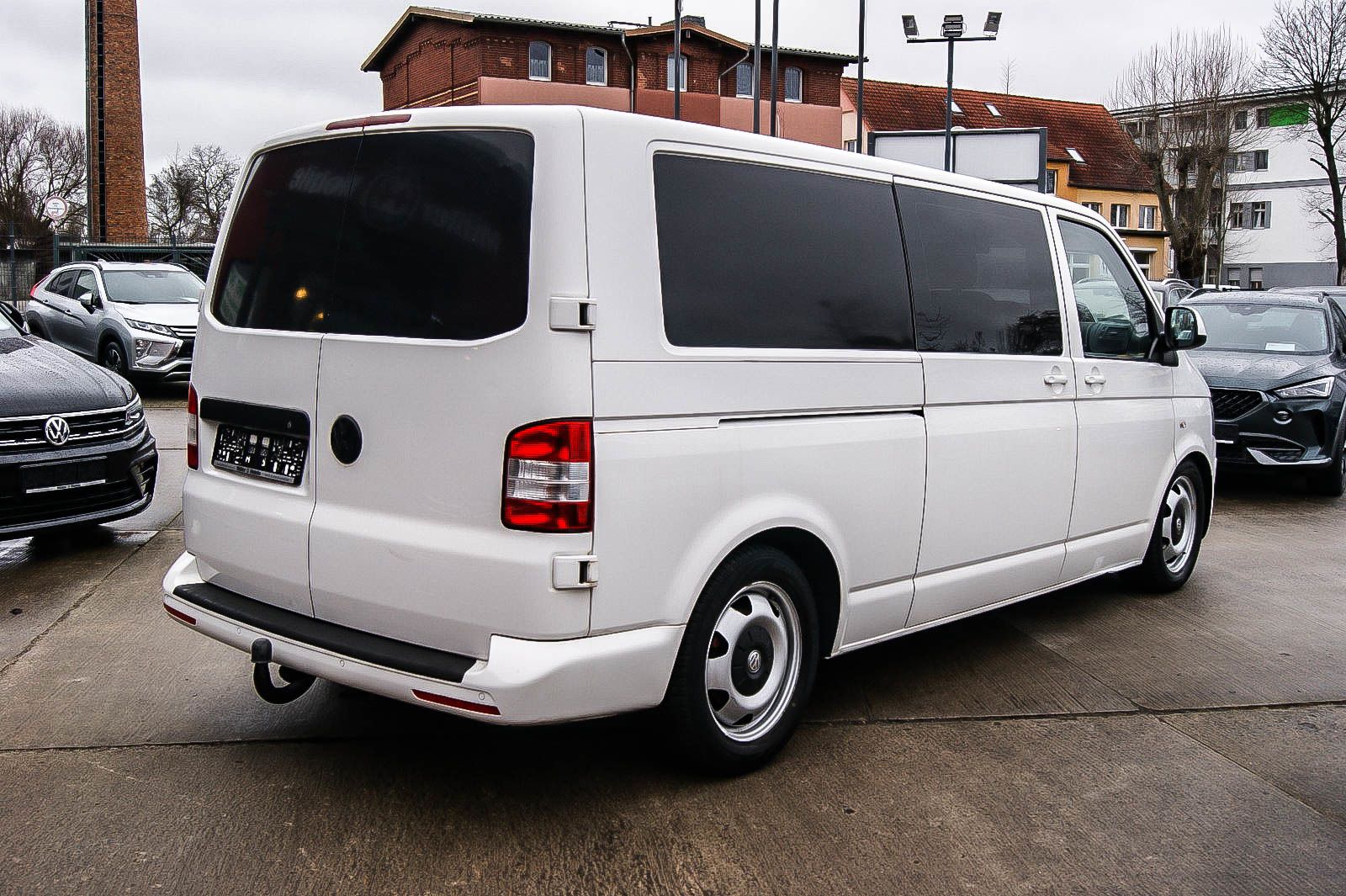 Fahrzeugabbildung Volkswagen T5 2.0TDI Mixto lang 4Motion DSG 5-SITZE ANHZV