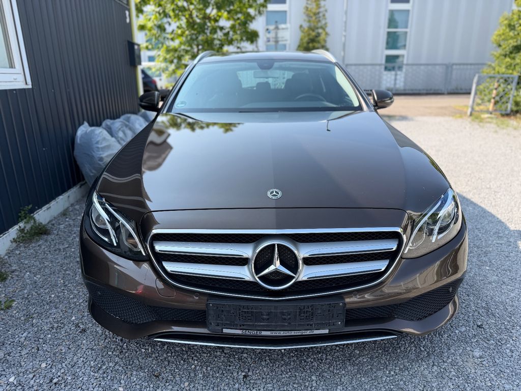 Image of Mercedes-Benz E 200