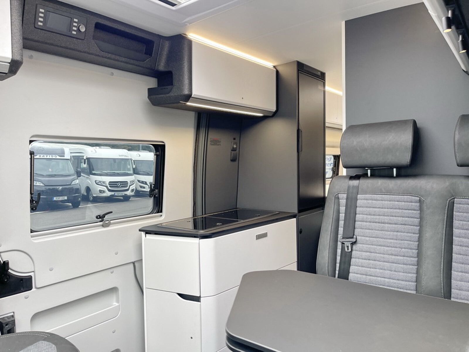 Fahrzeugabbildung Adria Twin Edition 640 SGX Windschutzscheibe beheizt