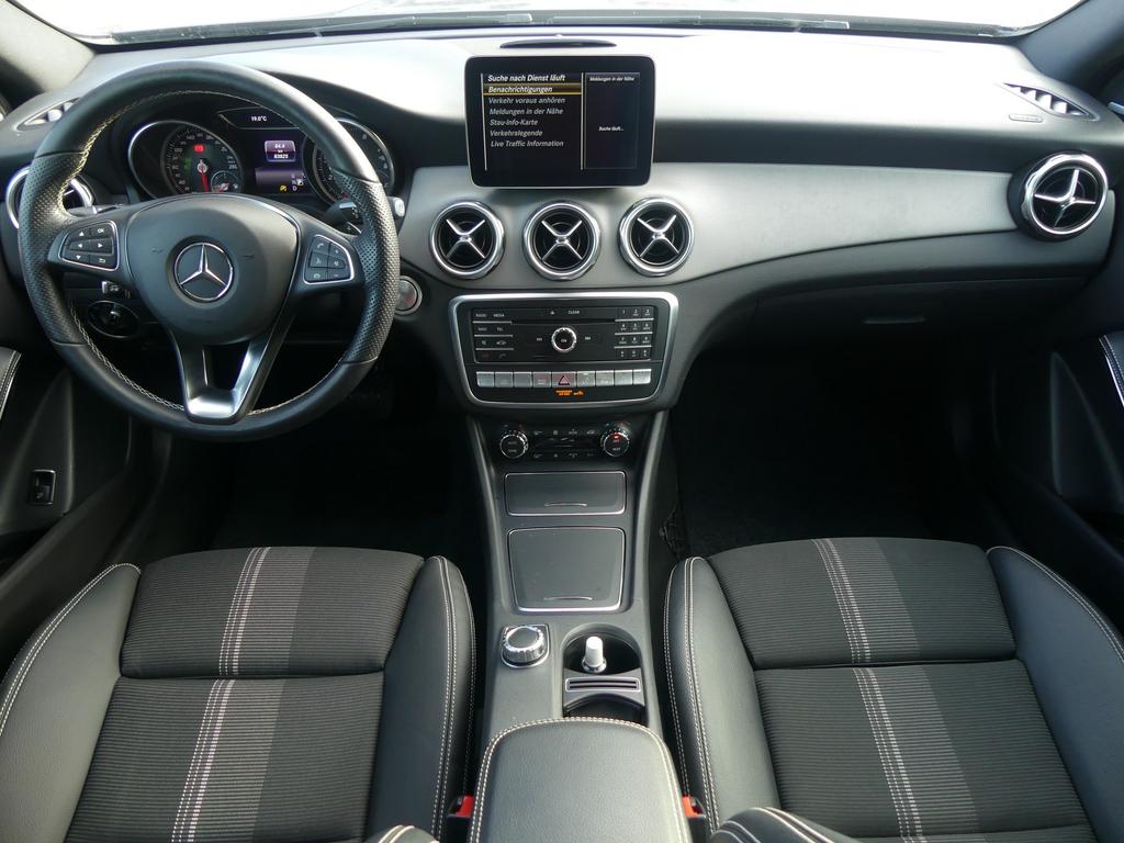 Mercedes-Benz GLA 220