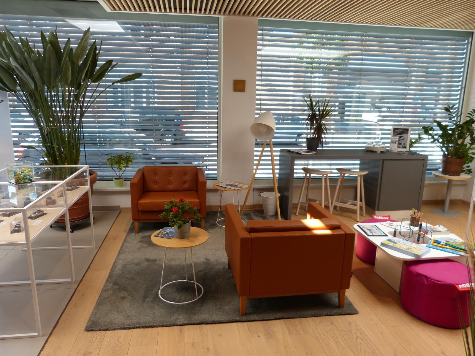 showroom-image-top