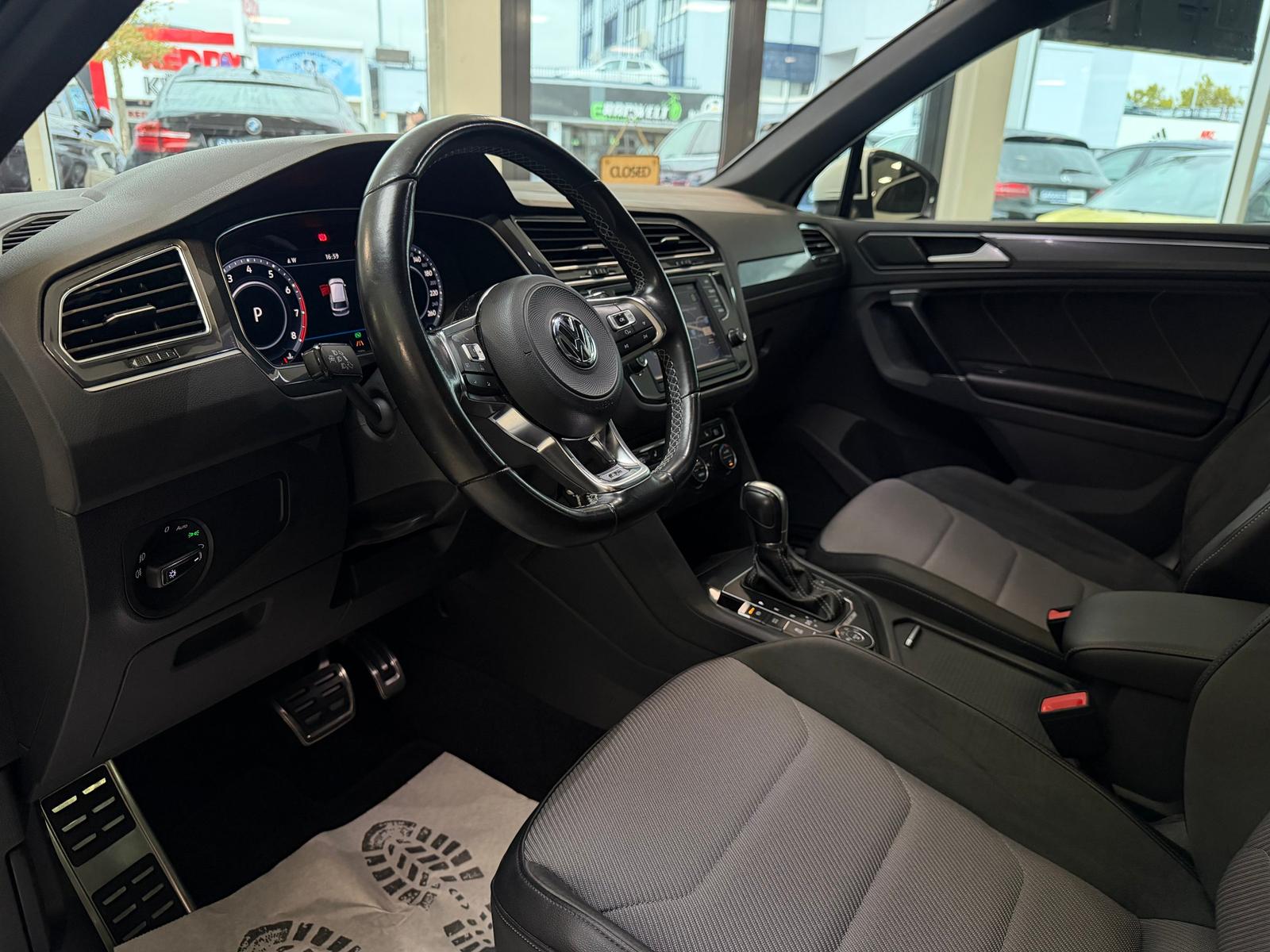 Volkswagen Tiguan 2.0 TSI R-Line 220PS 4M DSG Pano ACC LED