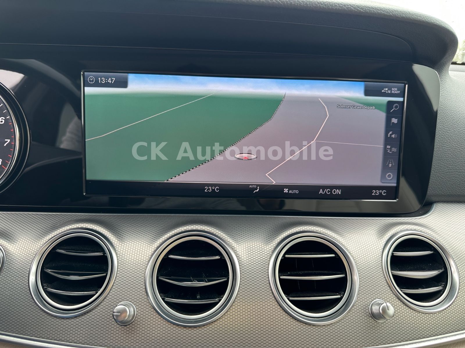 Fahrzeugabbildung Mercedes-Benz E 300 Lim. AMG-Line/Navi/Leder/Kamera/Burmester