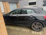 Mercedes-Benz GLA 200 - - Mercedes-Benz GLA 200 in Leverkusen