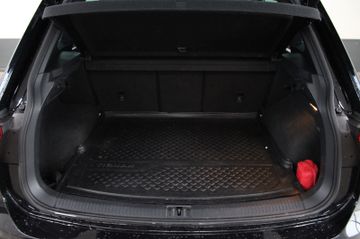 Volkswagen Tiguan - 11