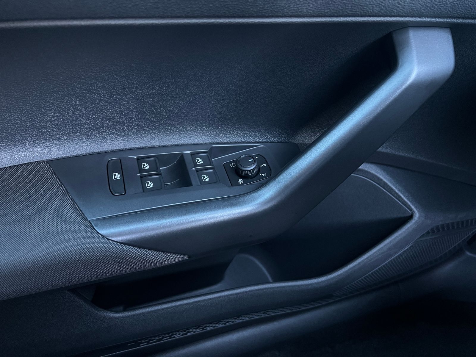 Fahrzeugabbildung Volkswagen Polo Life 1.0 TSI *LED, Klima, Sitzhzg., App-Con