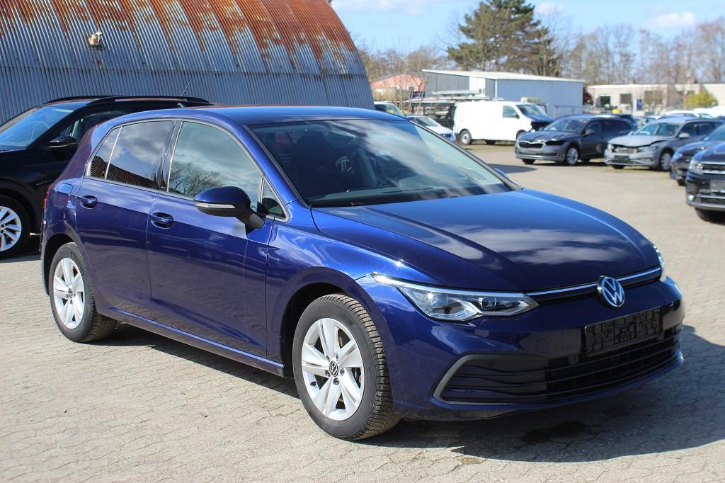 Volkswagen Golf VIII 1.5 TSI OPF Life Standheizung  ACC LED