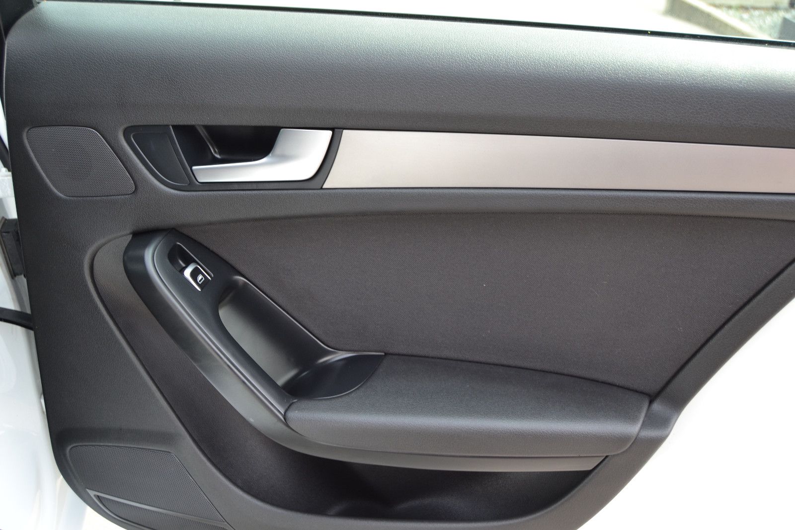 Fahrzeugabbildung Audi A4 Avant Ambiente/Navigation/Tempomat/PDC/