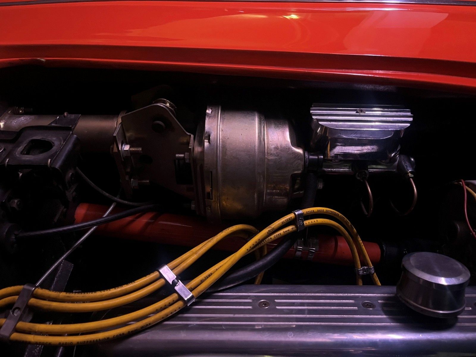 Vehicle photo 23
