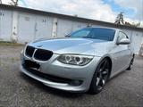 BMW E93 320d Cabrio Bj.2012 Neu TÜV Motor ... - BMW 320: 320d Motor