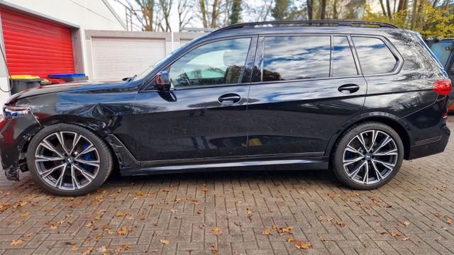 BMW X7 M50i Individua,Soft close,Massage,Luft,38900€