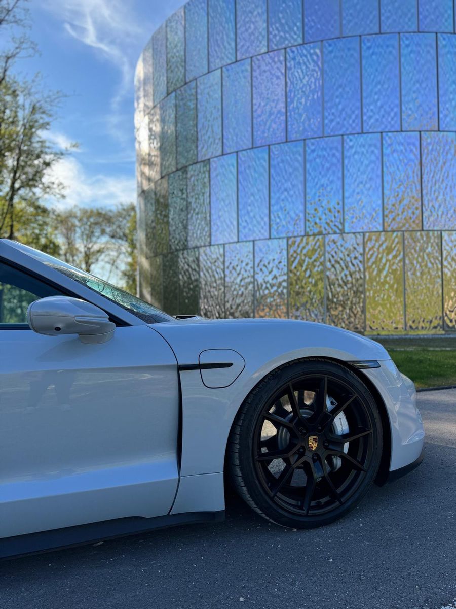 Porsche Taycan 4 S Chrono Vectoring Pano Luft Matrix HUD foto 2
