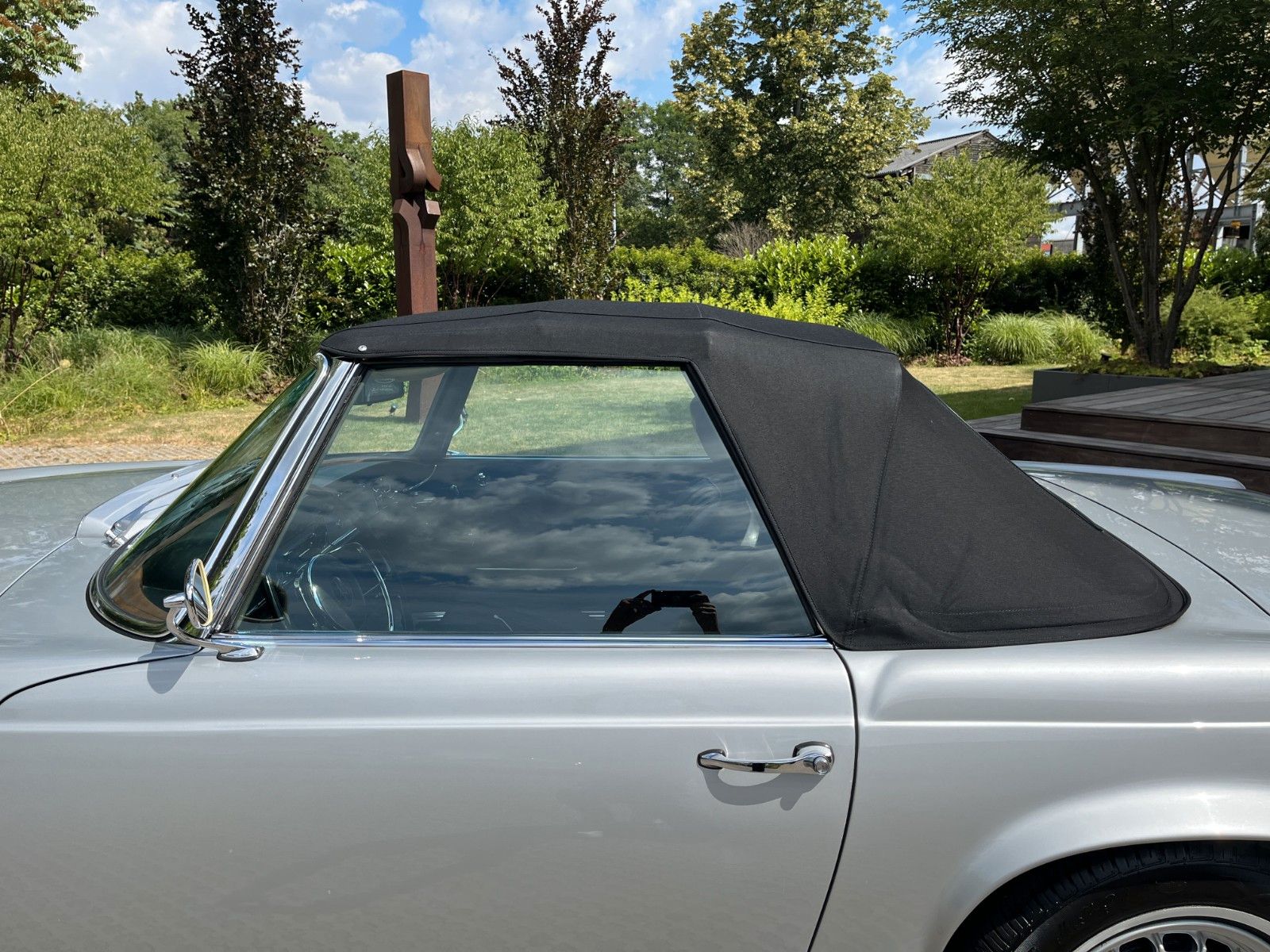 Fahrzeugabbildung Mercedes-Benz 230 SL