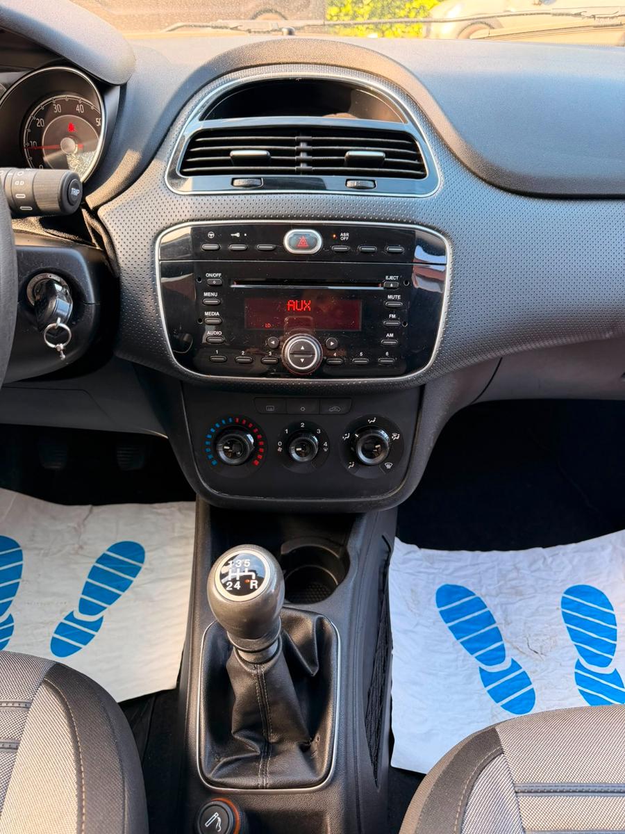 Fiat Punto Evo Dynamic 1.4- RENTNERFAHRZ+KLIMA+TÜV***